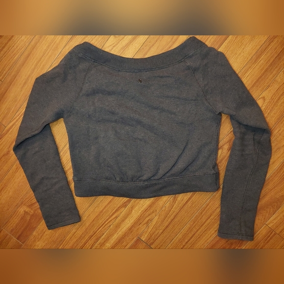 Lululemon Size 6 Crop Top Grey Sweater - Picture 2 of 5